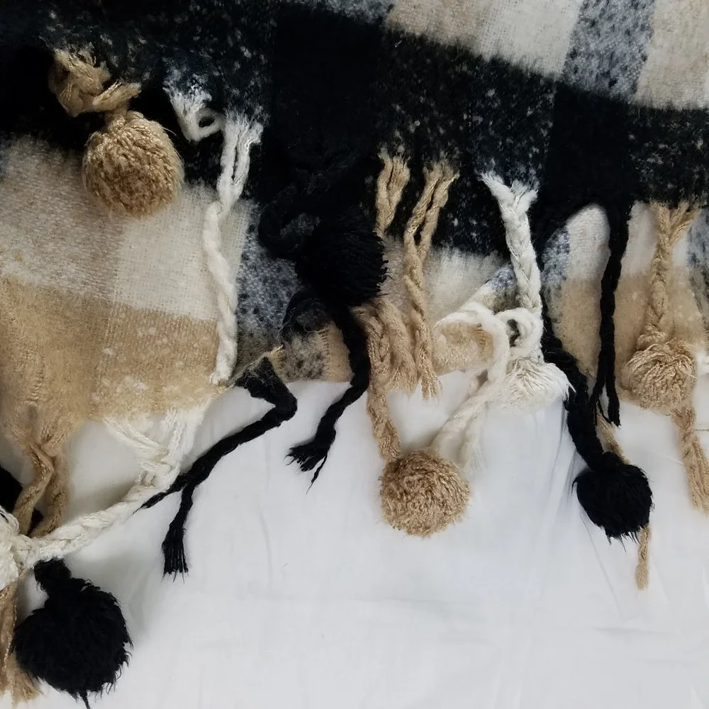 Plaid‎ Fringe Tassel Scarf Wrap Shawl Acrylic Beige Black White BCBGMAXAZRIA